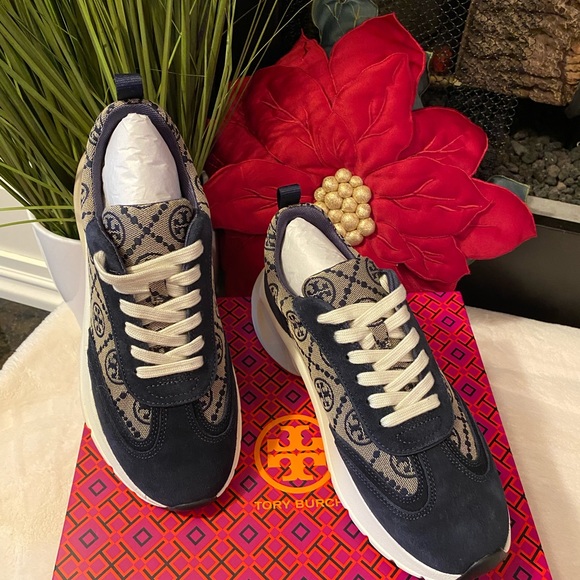 ✨NEW✨TORY BURCH T MONOGRAM GOOD LUCK TRAINER - Picture 2 of 9